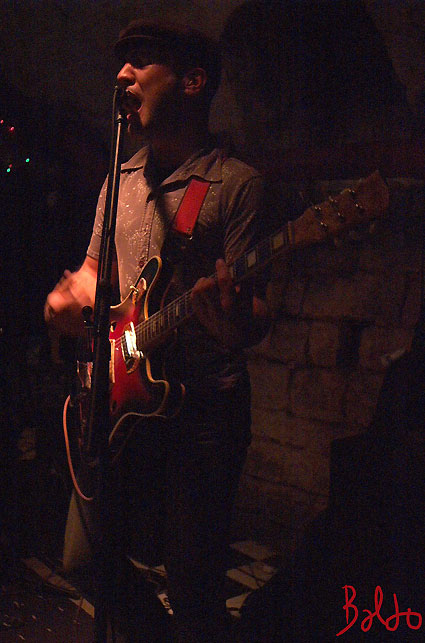 black-needle31oct08054
